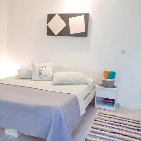 Apartment Idea Center With Parking *